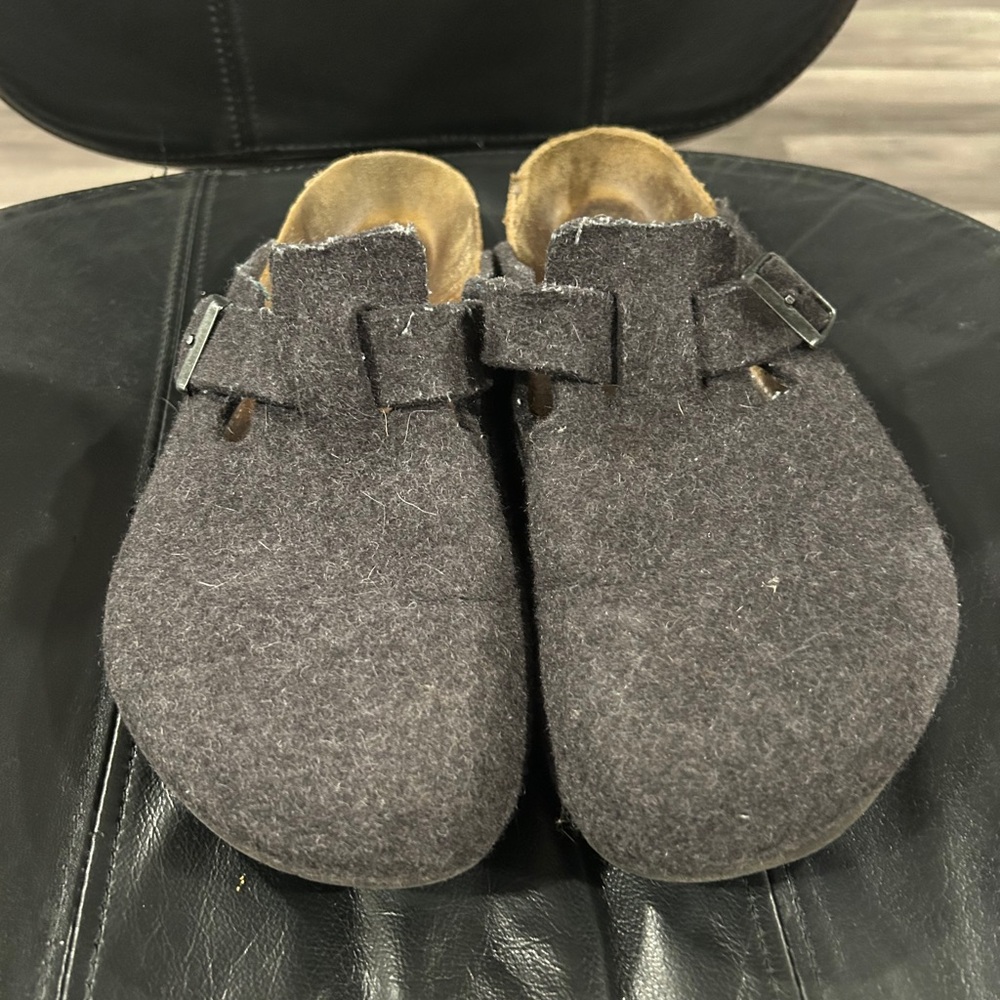 Birkenstock Women's Felt Clogs in Dark Gray